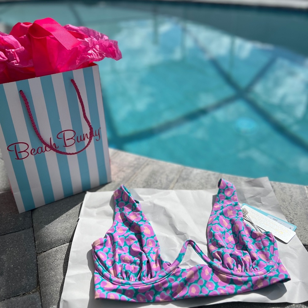 Beautiful Beach bunny bikini top and bottom with tags size large
